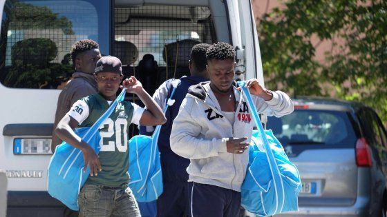Profughi a Fontevivo, il sindaco Fiazza: "Certificato medico sullo stato di salute"