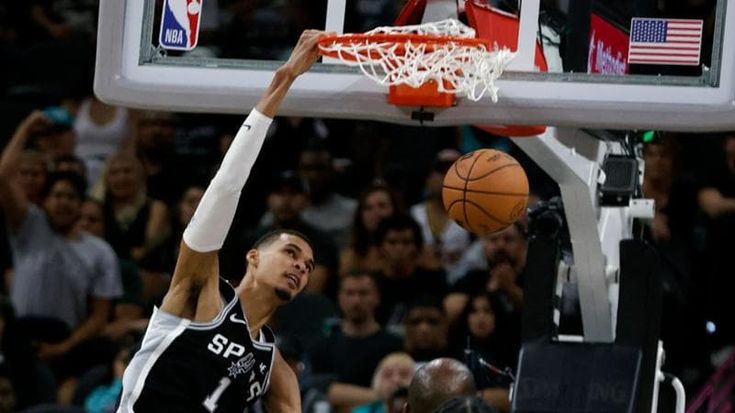 Nba, primo successo per Wembanyama. Doncic fa 49 contro Brooklyn