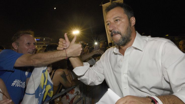 Governo, Salvini apre la crisi e vuole il voto. “Niente governi balneari”