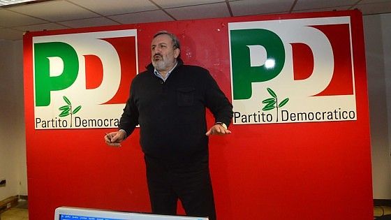 Regionali, M5s: "Emiliano piccolo Renzi di Puglia, emblema della partitocrazia"