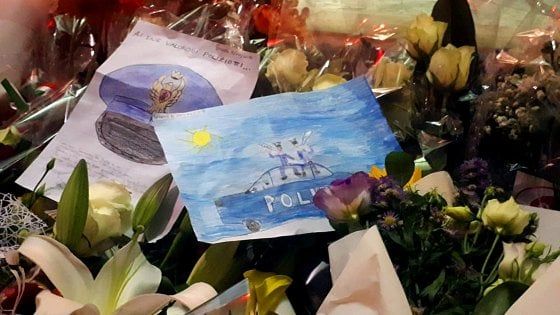 Agenti uccisi a Trieste, ecco il video del killer in fuga. Il pm chiede: perizia psichiatrica.