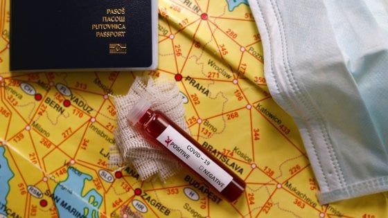 Coronavirus, la paura ci fa credere a tutto: così si diffonde l'epidemia di fake news