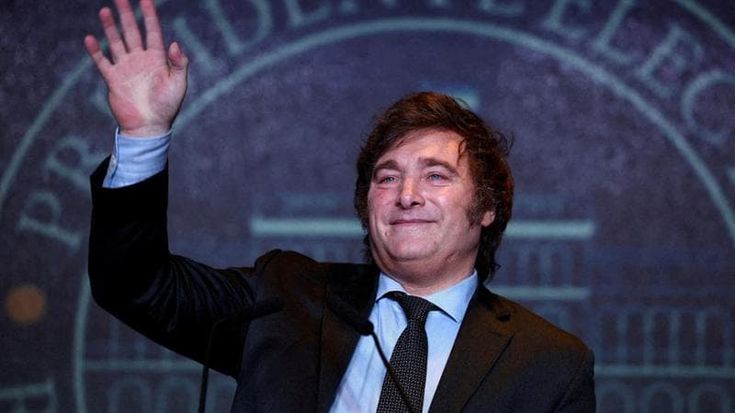 Milei chiede pieni poteri: la minaccia ai deputati fa tremare l’Argentina
