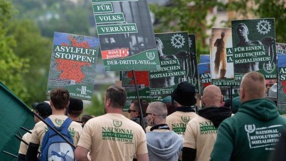 Germania, 12.700 estremisti di destra pronti alla violenza
