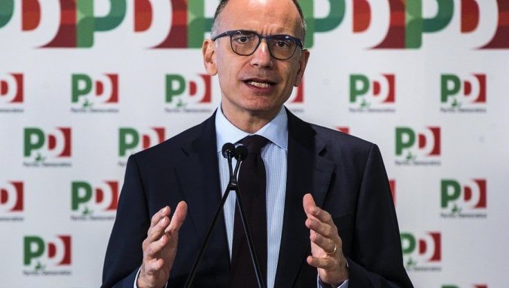 Il mea culpa di Letta: "Il simbolo non si tocca. L'opposizione ci fa bene". Segretario entro marzo