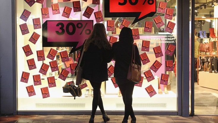 Inflazione al 2% in agosto: è il massimo dal 2013. Nuovo record per il debito pubblico: sfonda 2.700 miliardi