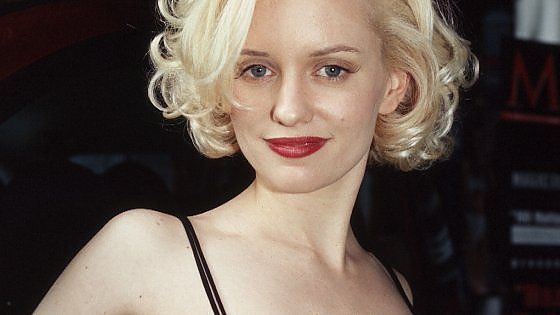 Milano, si finge pornostar Trentalance e ricatta Justine Mattera: 25enne rischia il processo