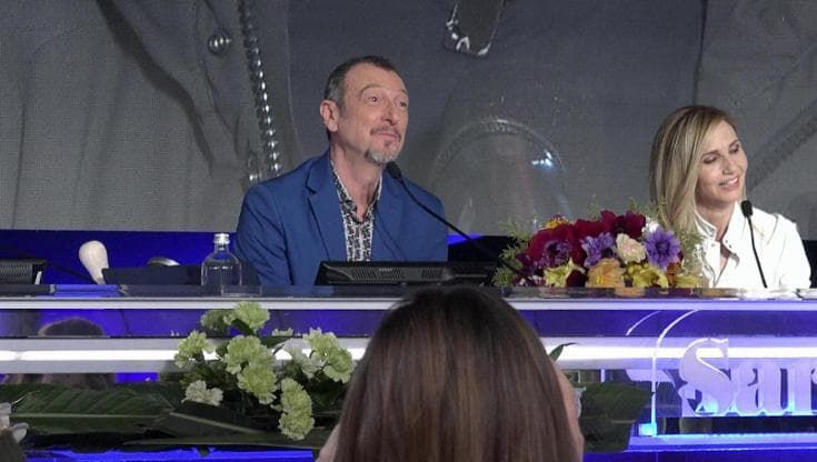 Amadeus a Enrico Lucci: "Ferragni sul palco? Se me l'avesse chiesto avrei detto di sì"