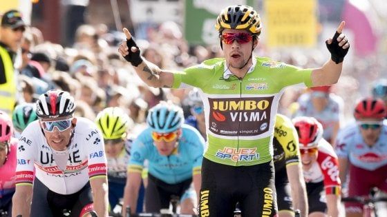 Ciclismo, Giro di Romandia: prima tappa e maglia leader a Roglic