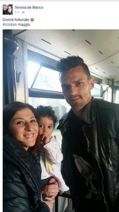 Il gesto di galanteria verso le donne di Christian Maggio