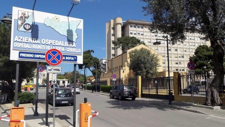 Trenta ore al pronto soccorso in barella, al freddo e senz'acqua: l'odissea della ginecologa palermitana