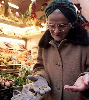Bankitalia: la povert&agrave; &egrave; salita al 16%.<br />Il reddito delle famiglie cala del 7,3%