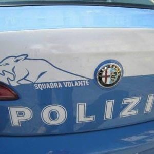 Bari, 41enne girava in centro con la pistola: arrestato mentre tentava di nasconderla