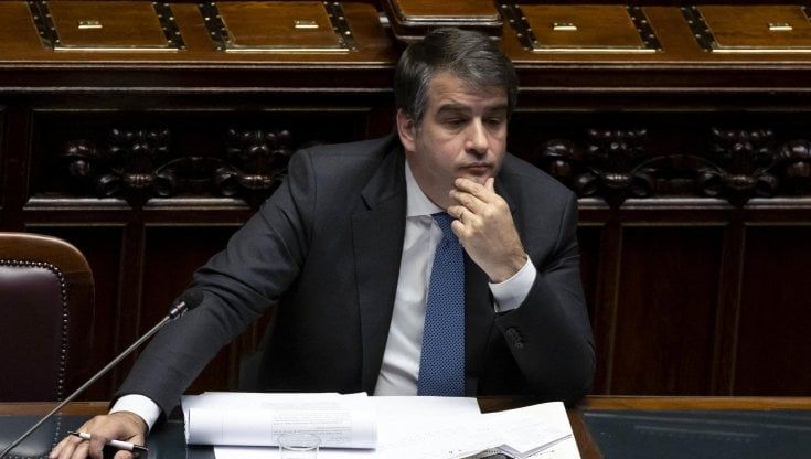 Pnrr, Fitto: "Su terza rata confronto con Ue: soluzione a breve. Per giugno alcuni obiettivi da rimodulare"