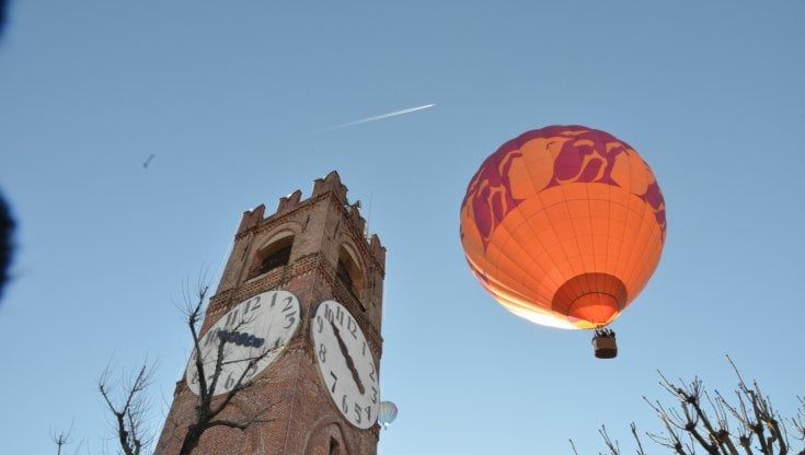 Mondovì capitale delle mongolfiere e il cielo diventa uno spettacolo di colori