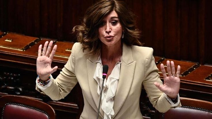 Proteste all’università, la destra evoca le Br ma Bernini frena e convoca i rettori