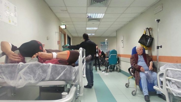 Inferno pronto soccorso: ressa, ritardi, violenze. Sos da medici e pazienti