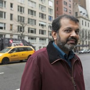 Suketu Mehta: "Così il potere difende i violenti ma oggi le donne sono coraggiose"