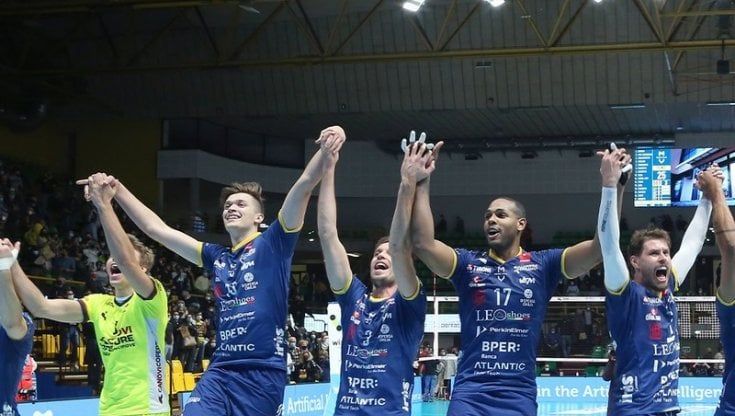 Volley, Superlega: Modena da 10 e lode, Piacenza si arrende al tie-break. Vibo gioca (e perde) con le mascherine