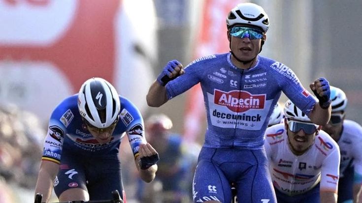 Philipsen non si ferma più: dopo la Sanremo vince a De Panne. Pogacar dilaga ancora in Catalogna, Tiberi 3°