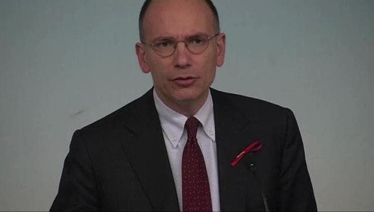 Violenza sulle donne, Letta: "Tutto passa per cambio di mentalità di noi uomini"