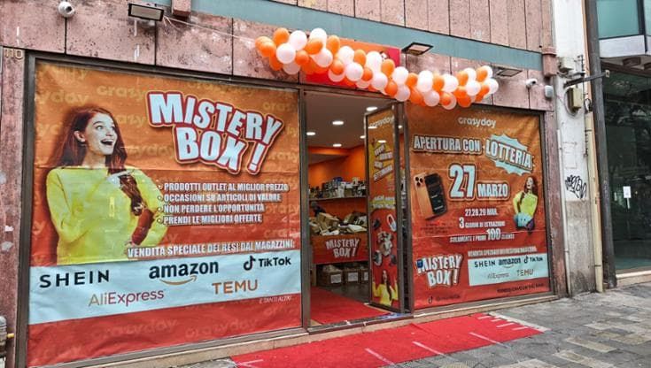 Nel centro di Bari sbarca Crazyday Factory: come funziona il negozio delle mistery box
