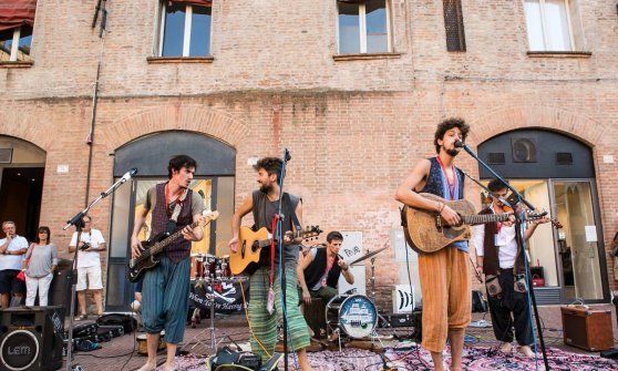 Centro Storico in festa, sotto quelle "Mura"