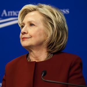 Hillary Clinton si candida alla Casa Bianca: "Voglio essere la prima presidente Usa"