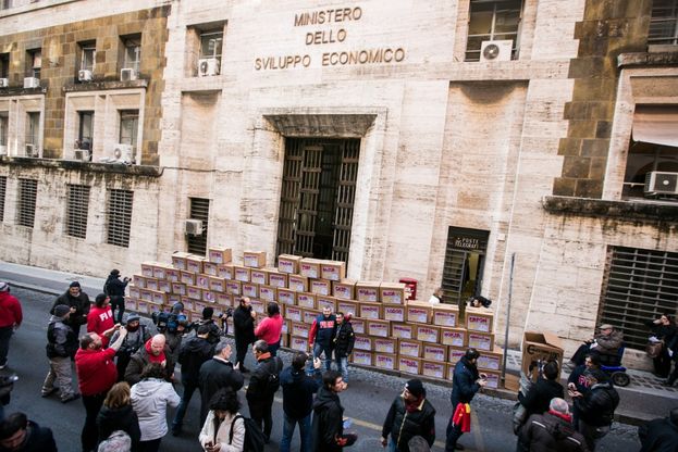 Fiom, gli "scatoloni" della crisi<br />sotto il ministero dell'Economia