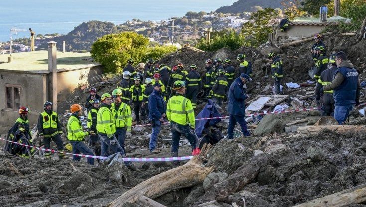 Allarmi inascoltati e case nella zona rossa: parte l’indagine sul disastro di Ischia
