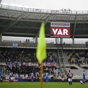 Champions, per il Var c'è tempo. Ceferin: "Sistema non ancora perfetto"