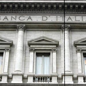 Cala il debito pubblico, ma "la crescita rimane modesta". Lavoratori dipendenti al pre-crisi