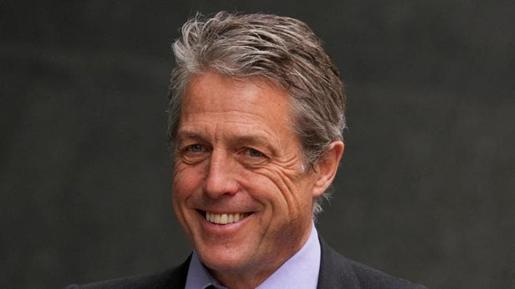Hugh Grant denunciò il tabloid ‘The Sun’ per averlo spiato. Arrivato l’accordo per un maxi risarcimento