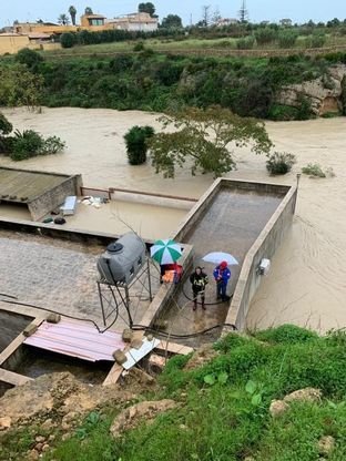 Mazara, esonda il fiume del porto canale