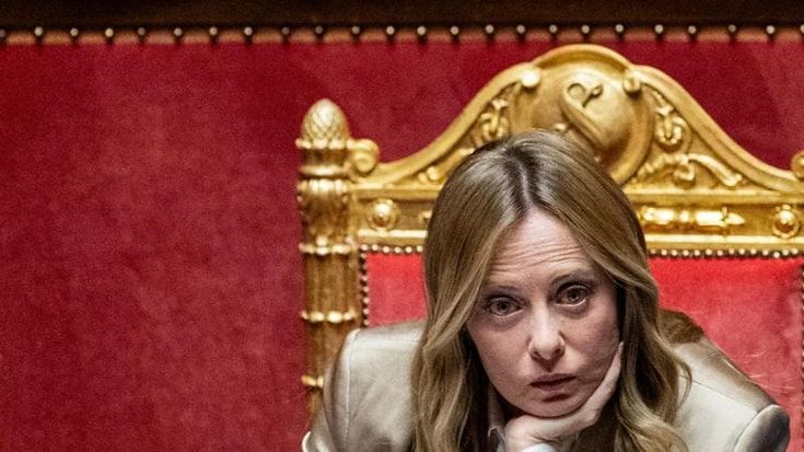 Caro energia, Meloni contro l’Ue. Ma la svolta putiniana di Trump la costringe a bussare a Bruxelles