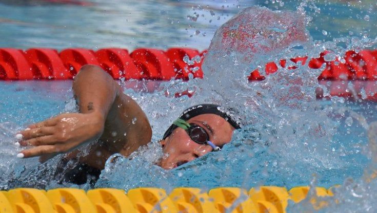 Europei di nuoto Roma, risultati dell'11 agosto. Razzetti oro nei 400 misti, bronzo Matteazzi. Argento nel tecnico a squadre del sincro e nella 4x200 stile uomini