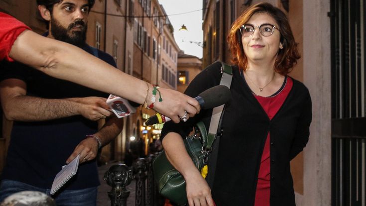 Castelli: “Sul reddito di cittadinanza l’aiuto di Caf e sindacati. Centri per l’impiego, ok anche ai privati”