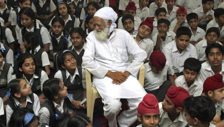 India, addio a Sundarlal Bahuguna: l'uomo che abbracciava gli alberi