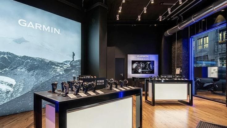 Garmin apre un negozio in via Rizzoli: sarà punto di partenza di eventi sportivi