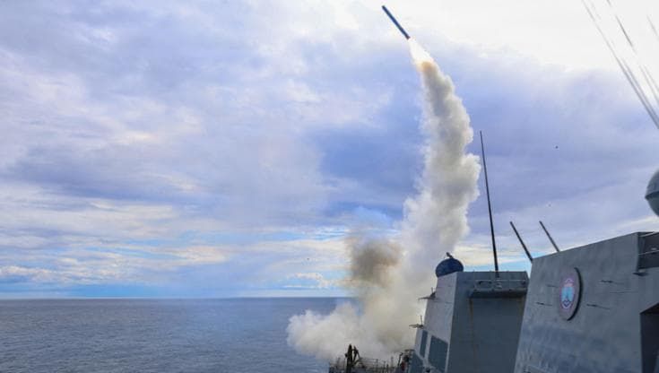 L'IA di Anthropic dietro i raid in Iran: il paradosso del Pentagono dopo il bando di Trump