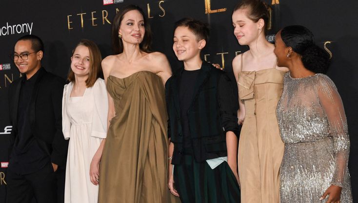 Il gioiello piercing di Angelina Jolie, l'abito vintage di Zahara e la scelta di Shiloh