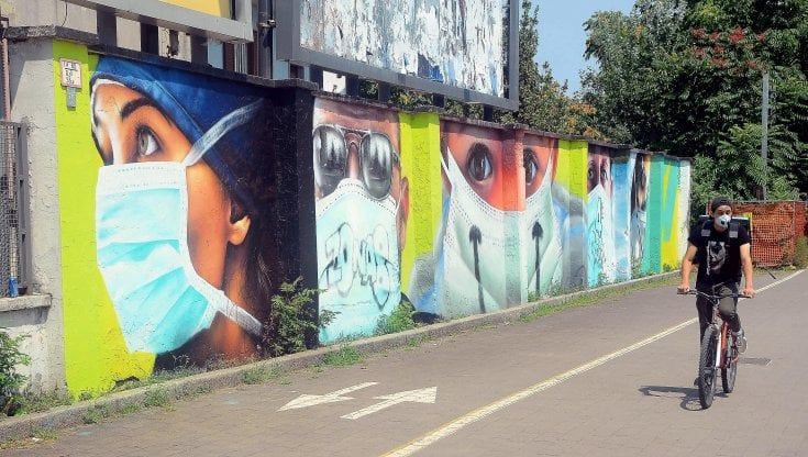 Coronavirus in Lombardia, cento storie di dolore nei buchi della sanità incapace di risposte