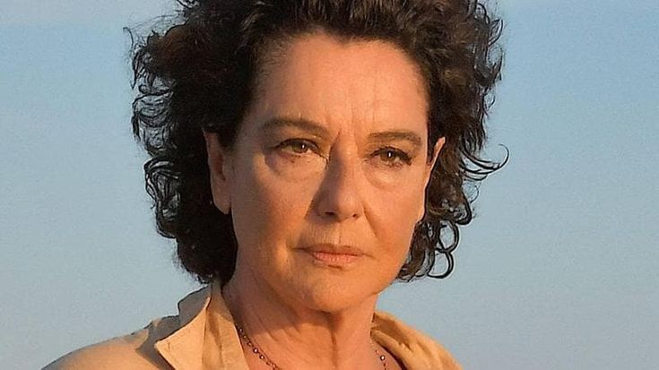 Monica Guerritore entra nel cast di Ballando con le stelle: “Io ci sarò, e tu?”