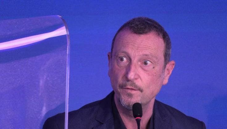 Sanremo 2022, Amadeus: "Il palco dell'Ariston porta non solo bella musica ma anche speranza"