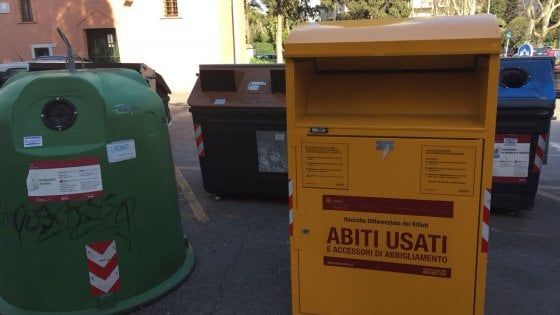 Roma, per gli abiti usati tornano 1.500 cassonetti gialli 