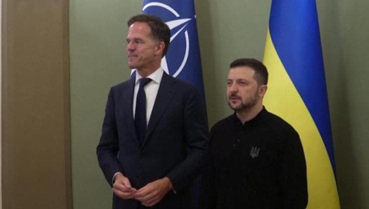 Kiev, Rutte incontra Zelensky: "La Nato è al fianco dell'Ucraina"