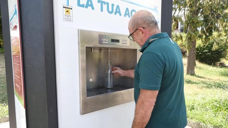 Per la città a plastica zero la spinta ai consumi verdi dalle 54 case dell’acqua