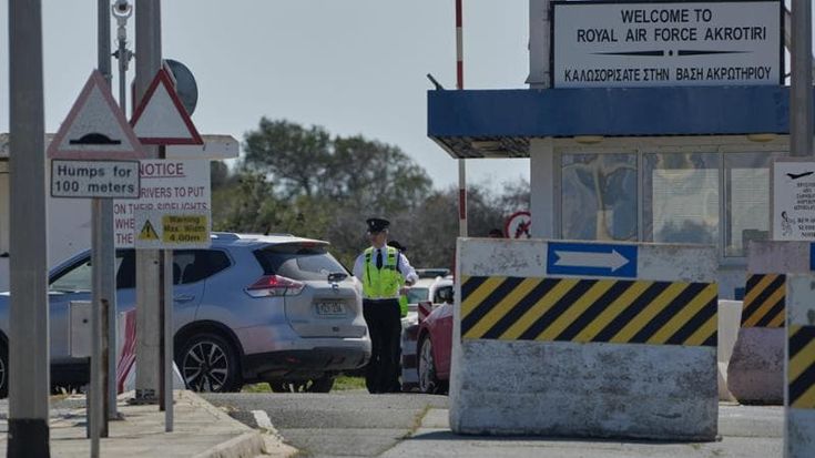Londra nega le basi per i raid Usa, poi ci ripensa: “Ma solo a scopo difensivo”