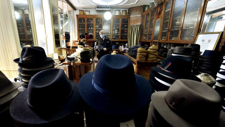 Parma, viaggio nella raffinata Antica Cappelleria Vender - Foto 