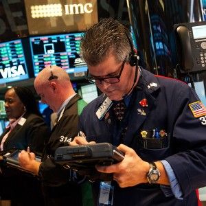 Sui mercati vince la paura, nonostante gli acquisti Bce